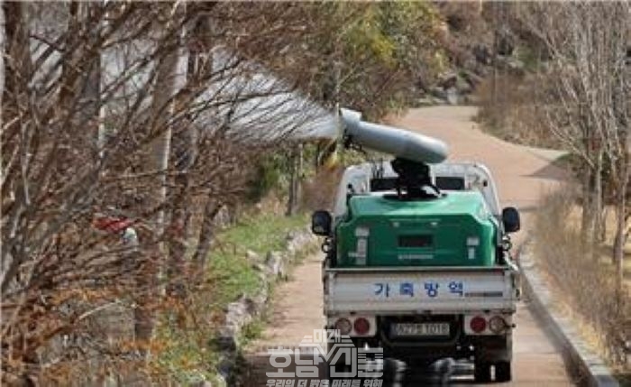 세량지 진입로 방역 장면