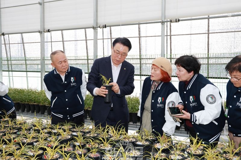 담양 홍보기자단 춘란재배단지 견학 모습