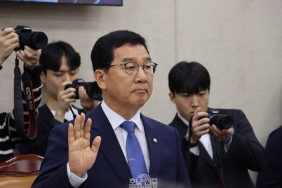 신정훈 국회 행정안전위원장 ( 더불어민주당 , 나주시 · 화순군 )